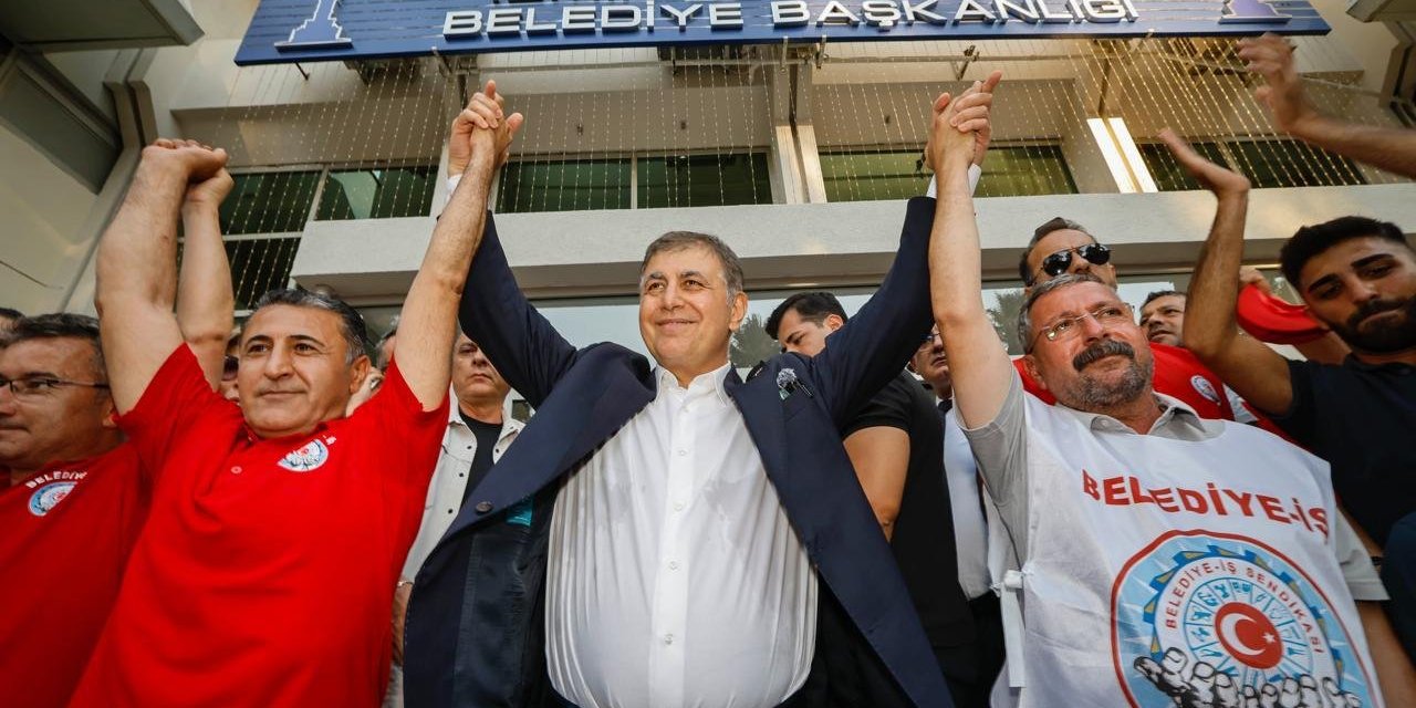 Başkan Tugay müjdeyi verdi: Tüm işçiler geri alınacak