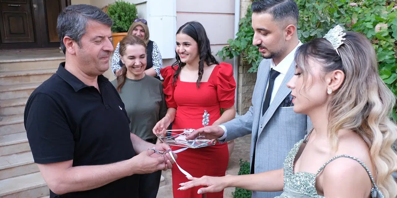 Ev hapsindeki Abdurrahman Tutdere 'nişan yüzüğü' taktı