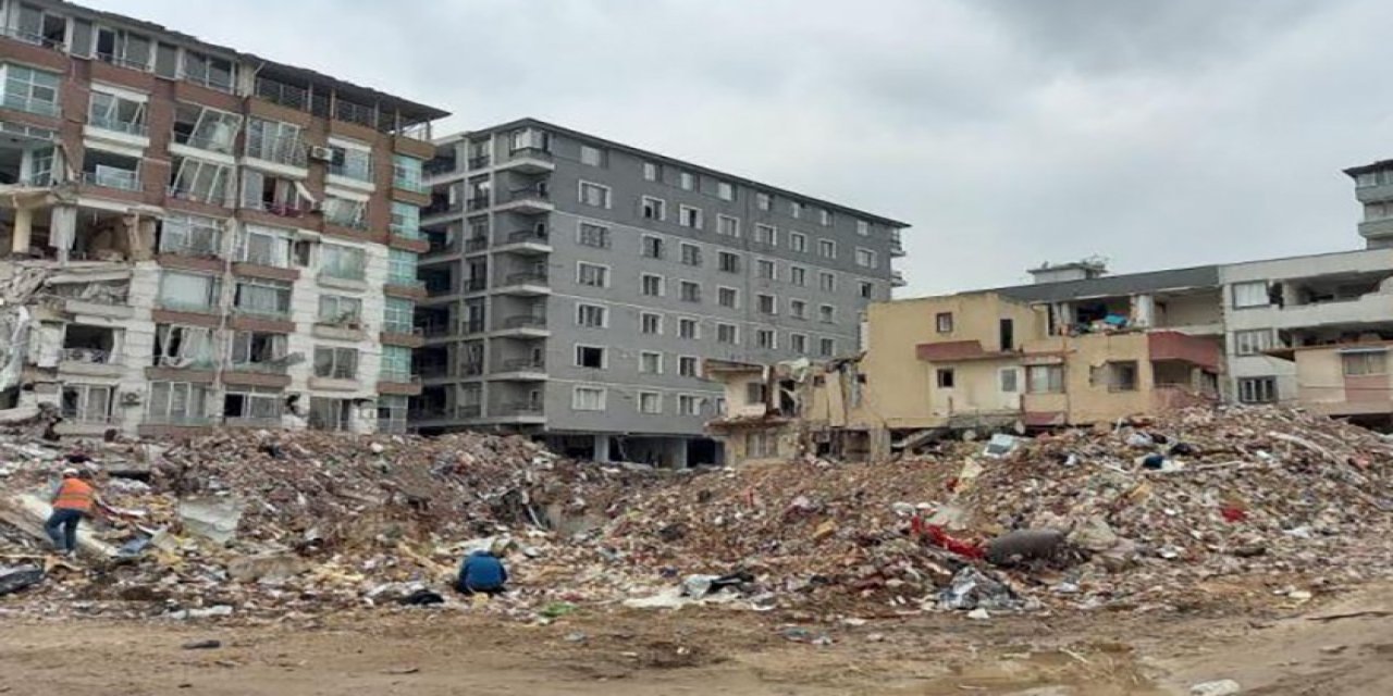 Depremde yıkılan Elit Apartmanı'nın sanığı Kızılay başkan yardımcısı çıktı