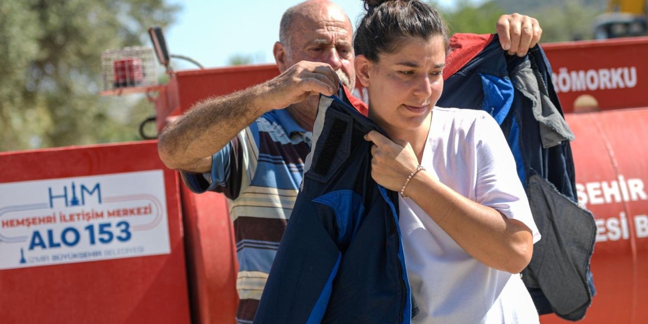 İzmirli baba ve kızı yangınlara karşı omuz omuza mücadele ediyor