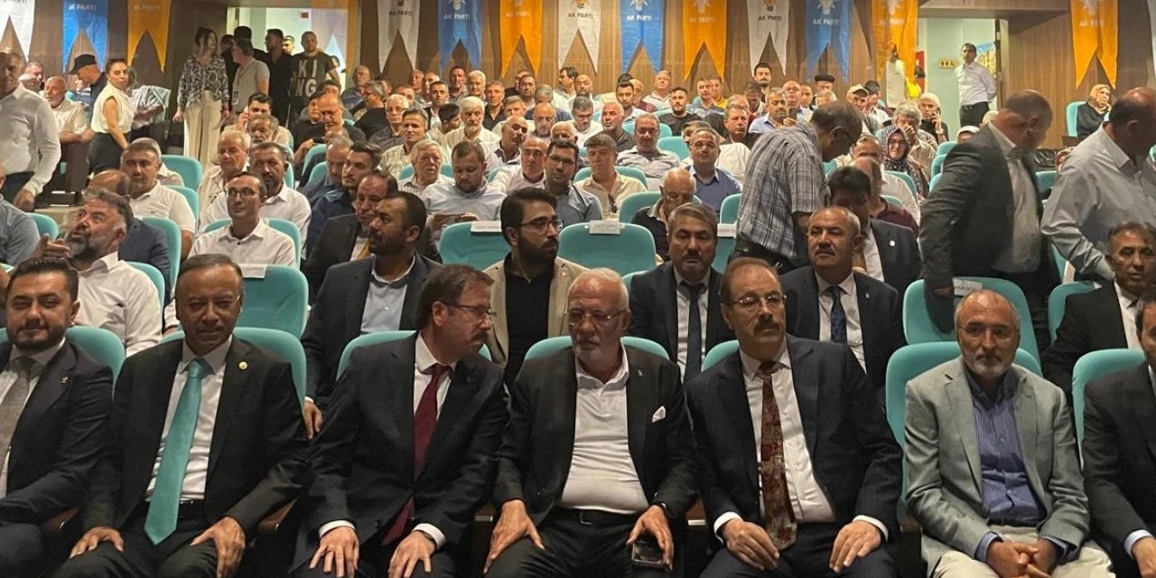 AKP'li üst düzey isimden dikkat çeken çıkış: Teşkilatı uyardı