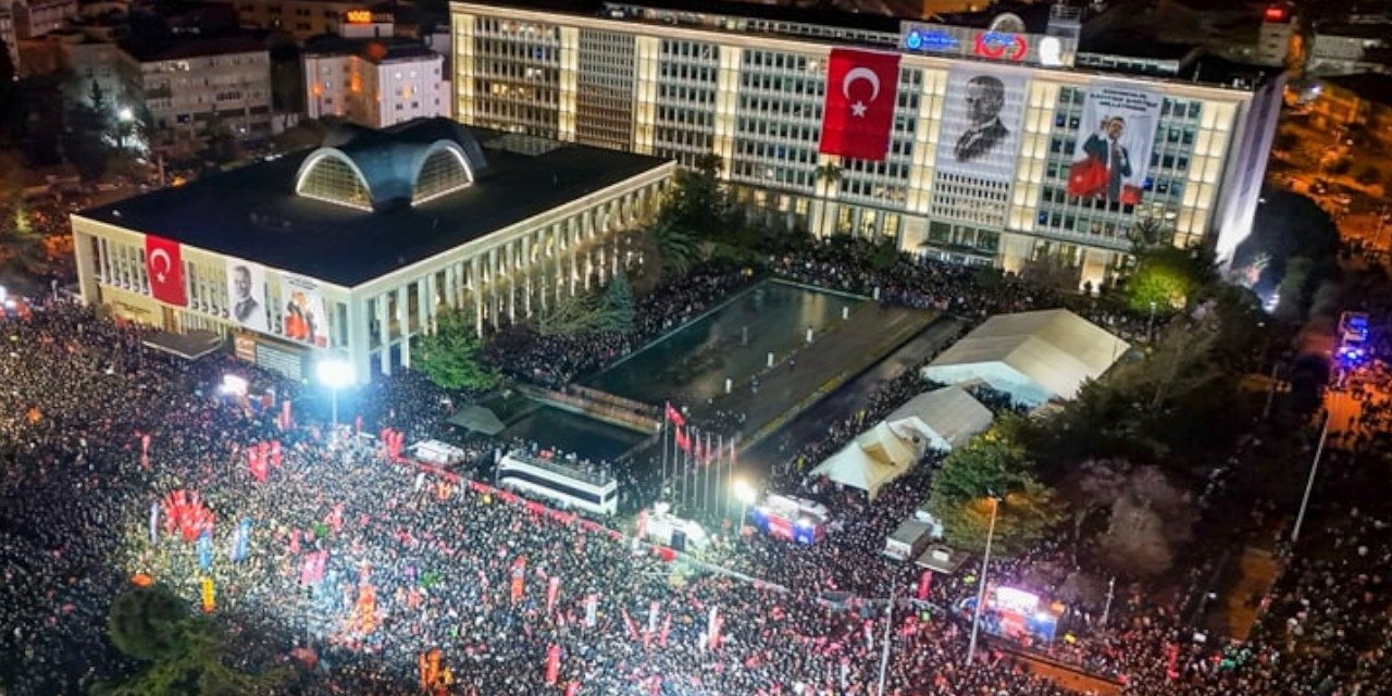 Saraçhane Mitingi'nde darbedilerek gözaltına alınan gence hastaneden 'sağlıklı' raporu