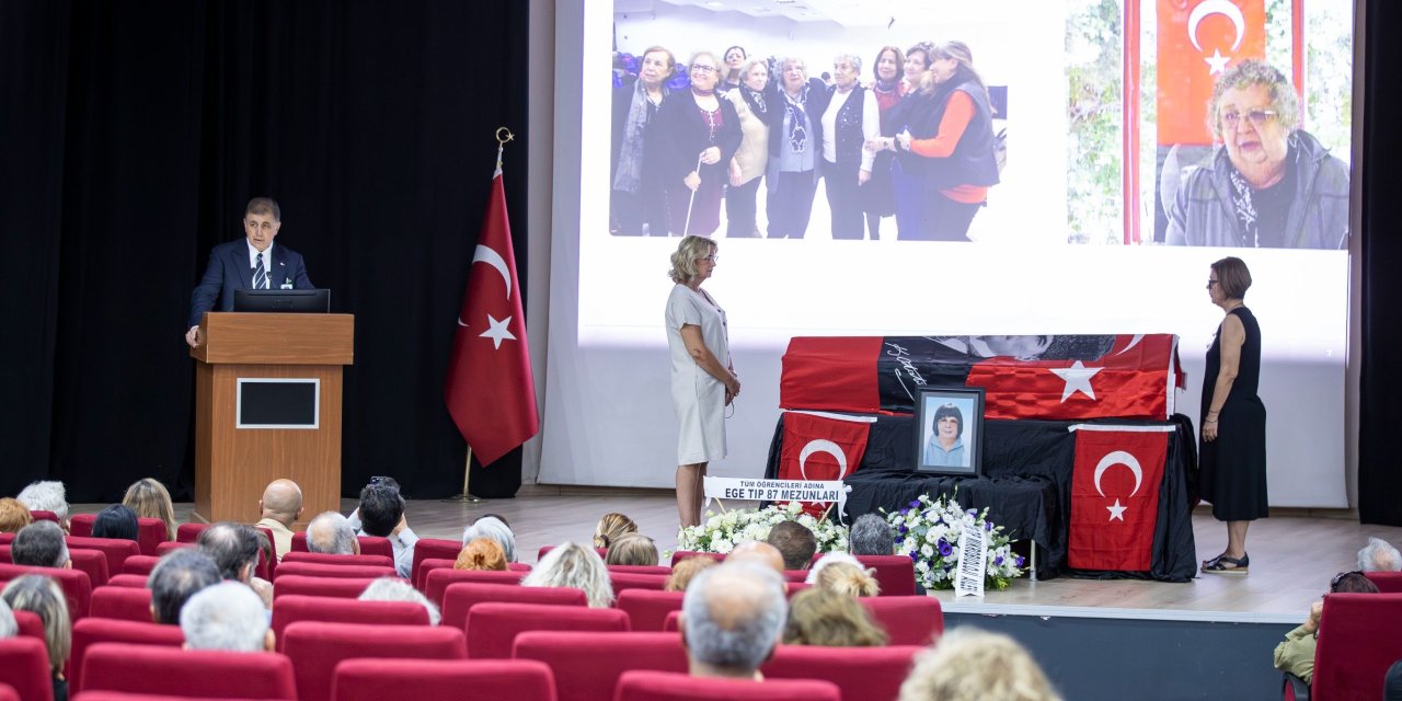 Başkan Tugay’dan hocası Emel Tümbay’a duygusal veda