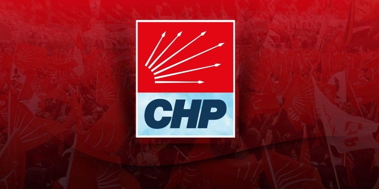 Mümtaz’er Türköne: “CHP’nin Dikişleri Patlıyor”