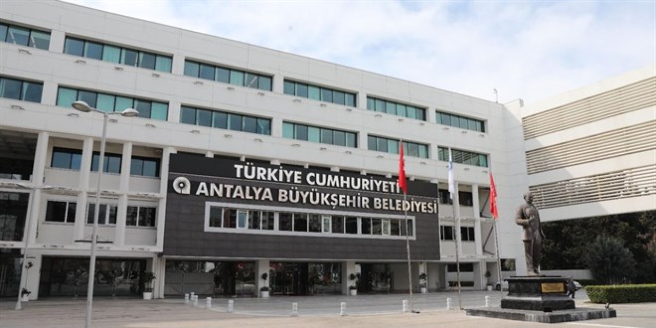 Antalya Büyükşehir Belediyesi’ne operasyon: 17 kişi hakkında gözaltı kararı var