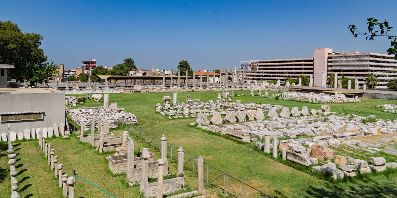 İzmir Büyükşehir’den Smyrna Antik Kenti’ne “tarihi destek”