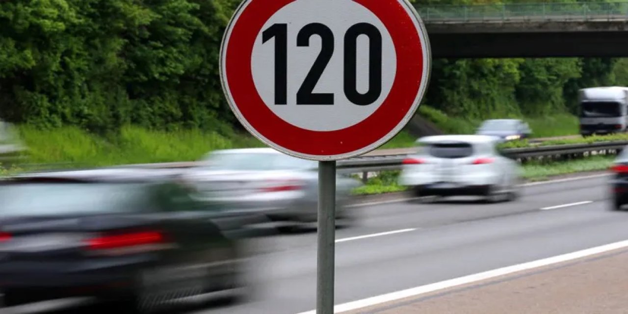 Herkes şikayetçiydi! Hız sınırları ve levhaları değişiyor! Resmi Gazete'de yayımlandı