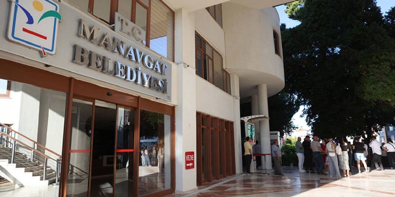 Manavgat Belediyesi’ne operasyonda 2 kişiye 'etkinlik pişmanlık' tahliyesi