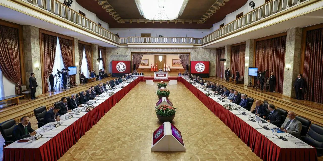 TBMM çözüm komisyonunda Barış ve Cumartesi Anneleri: Kürtçenin anayasaya girmesini ve Öcalan’ın dinlenmesini istedi