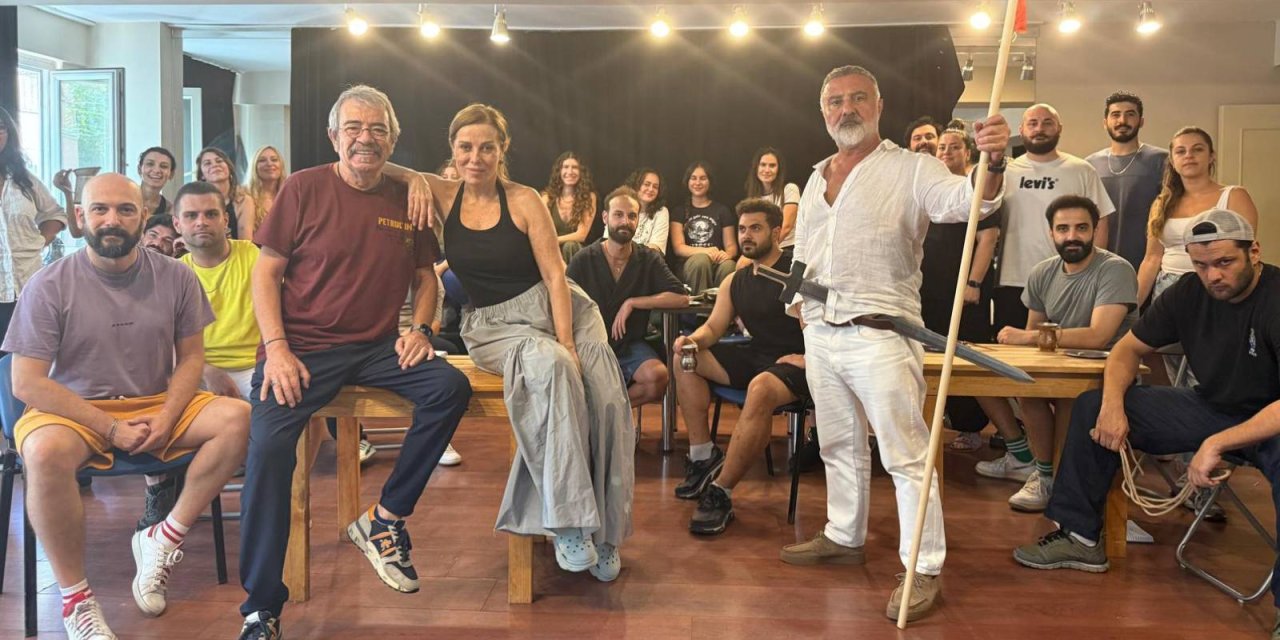 Ertuğrul Özkök: Sahnede yılın olayı ve 46 yıl sonra birlikte ilk özel fotoğraf