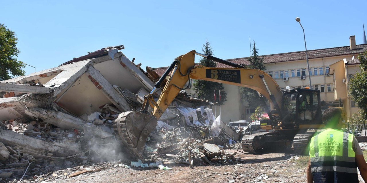 Balıkesir Sındırgı’da depremin ardından hasar tespit çalışmaları tamamlandı