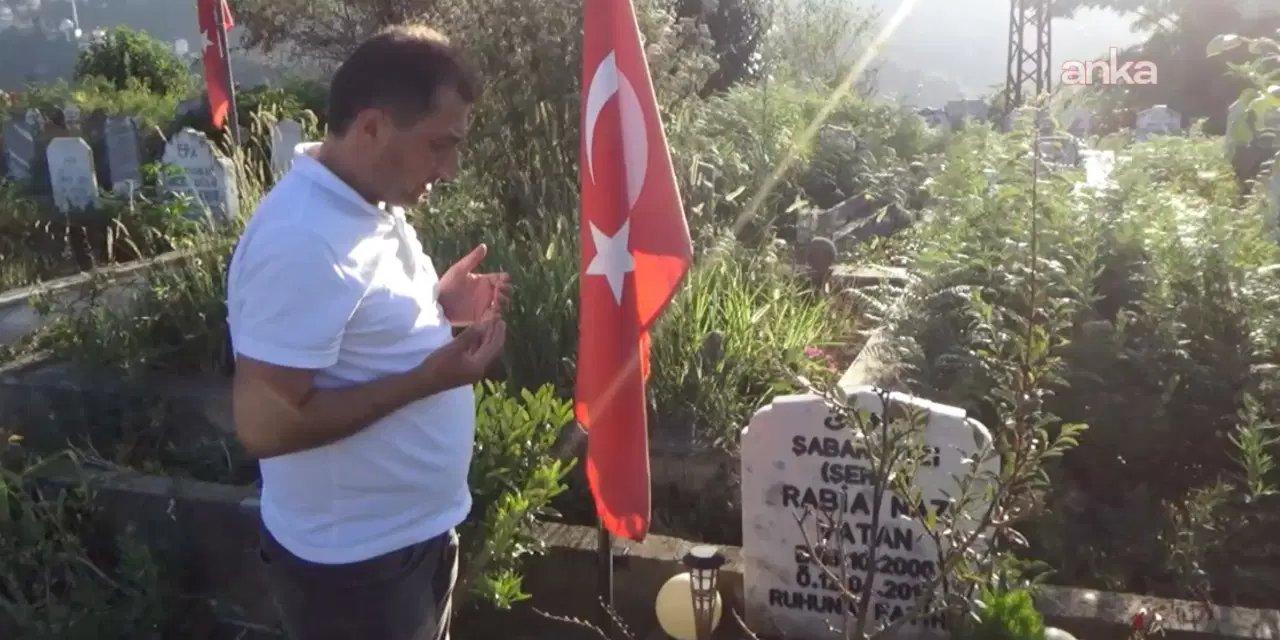 Cezaevinden çıkan Şaban Vatan, kızı Rabia Naz’ın kabrine gitti