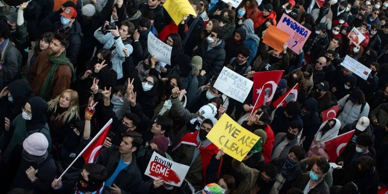 Öğrencilere '19 Mart' gözdağı: Eyleme katılana soruşturma ve yurttan atma!
