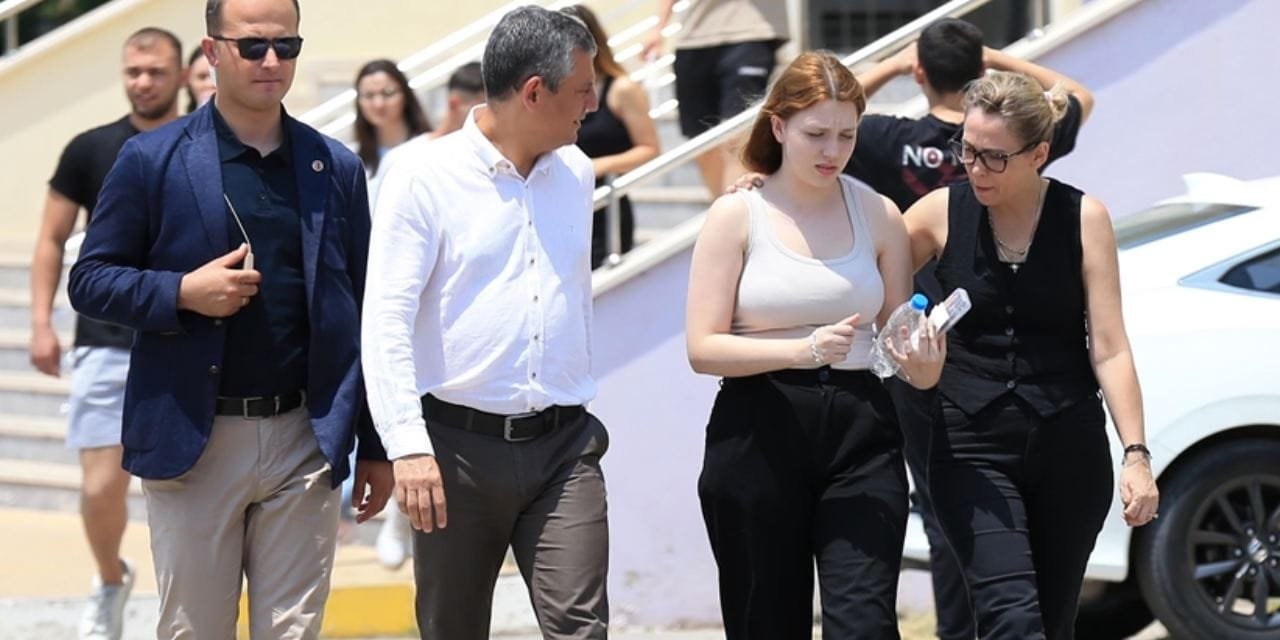 Ferdi Zeyrek'in kızı babası gibi mimar olacak