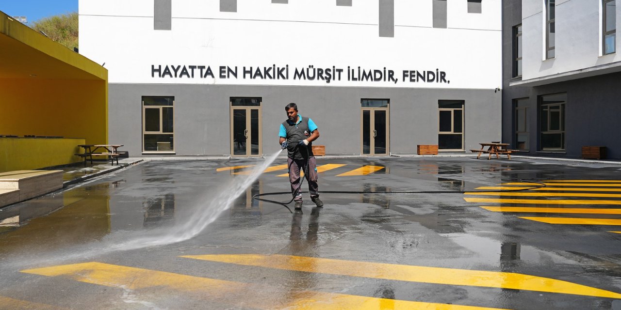 Ataşehir Belediyesi, Okulları Yeni Döneme Hazırlıyor