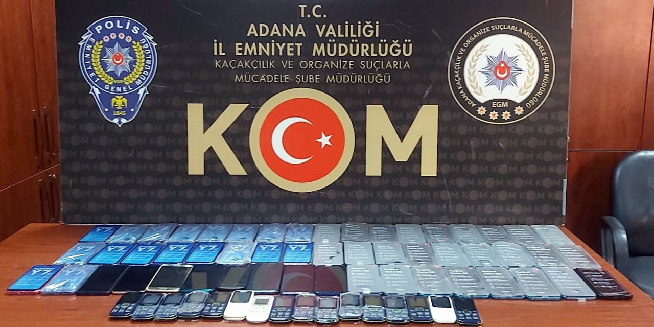 Adana’da gümrük kaçağı 67 cep telefonu ele geçirildi