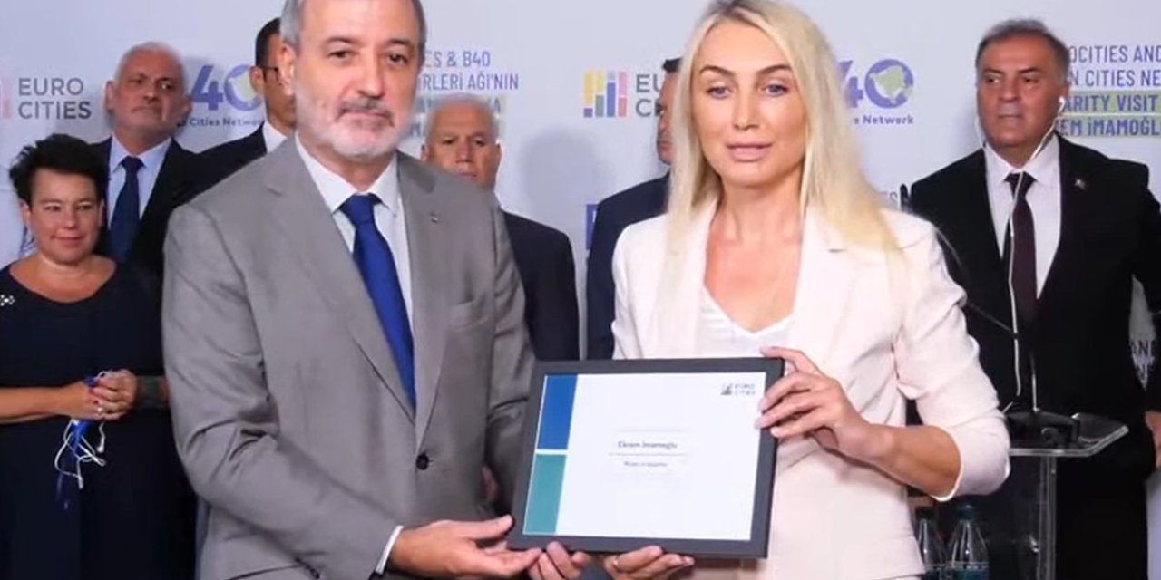 Avrupalı belediye başkanları İmamoğlu'na destek için İBB'ye geldi: İmamoğlu'na 'özel' ödül