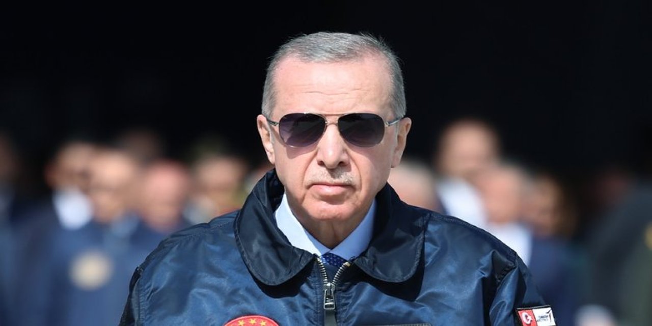 Ertuğrul Özkök: Top Gun Gözlüklü Erdoğan Posterinin Fiyatında İndirime Gidilmesi Ne Anlama Geliyor