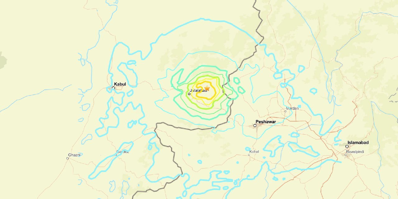 Afganistan'da 6 büyüklüğünde deprem: 600'den fazla kişi öldü