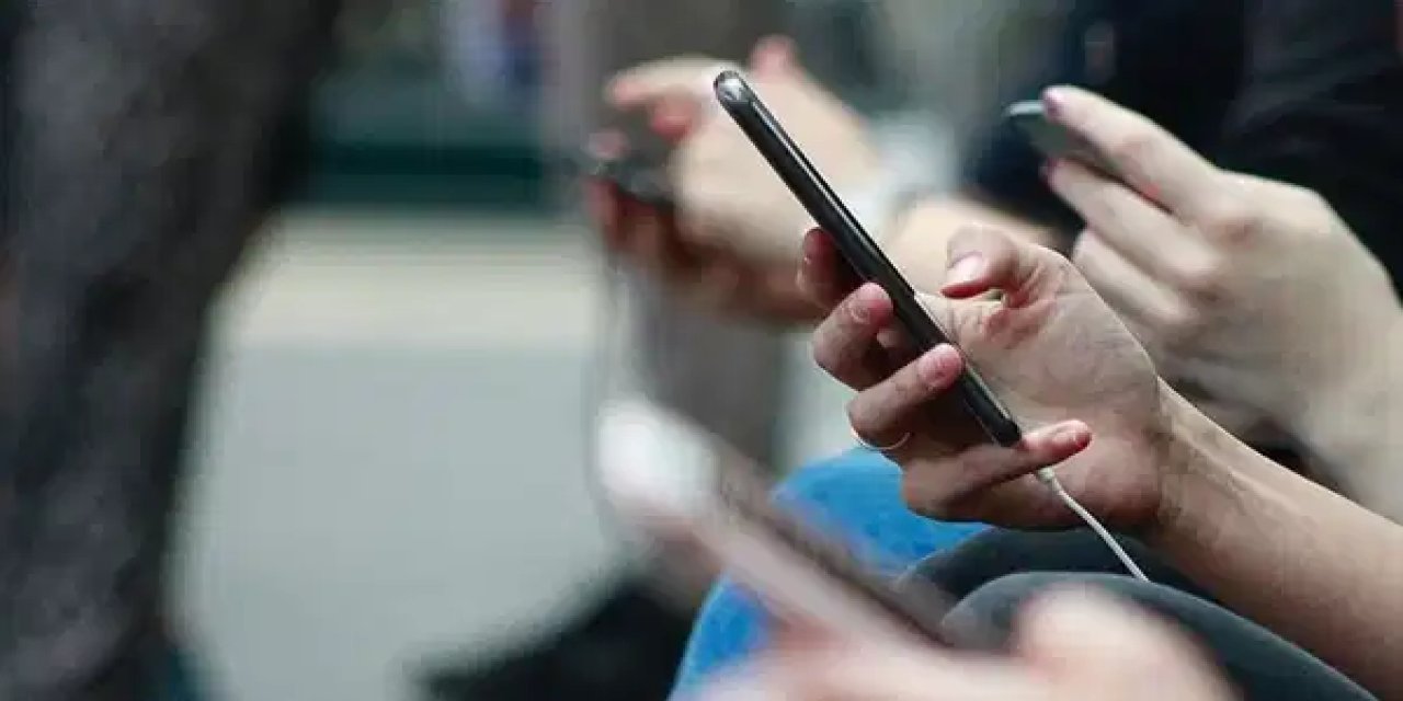 Milyonlarca kişiyi ilgilendiren gelişme: Telefonlara internetsiz ve ücretsiz TV yayını geliyor!