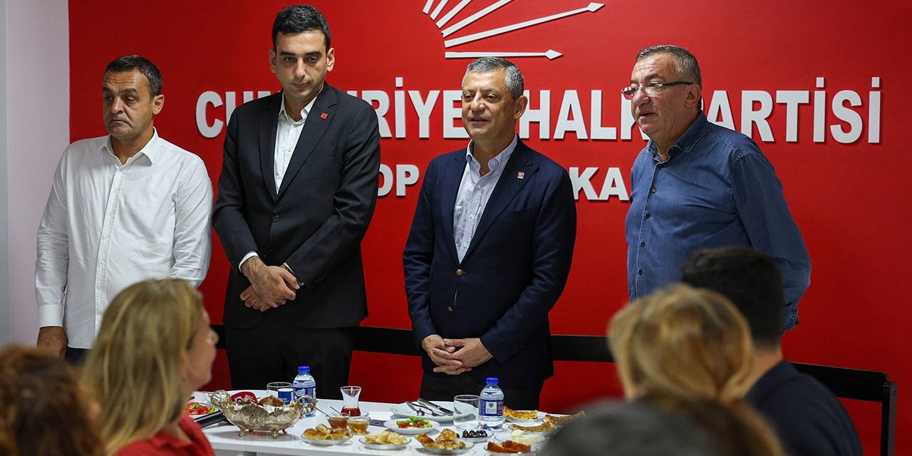Özgür Özel Sinop'ta: Parti örgütüyle kahvaltı yaptı