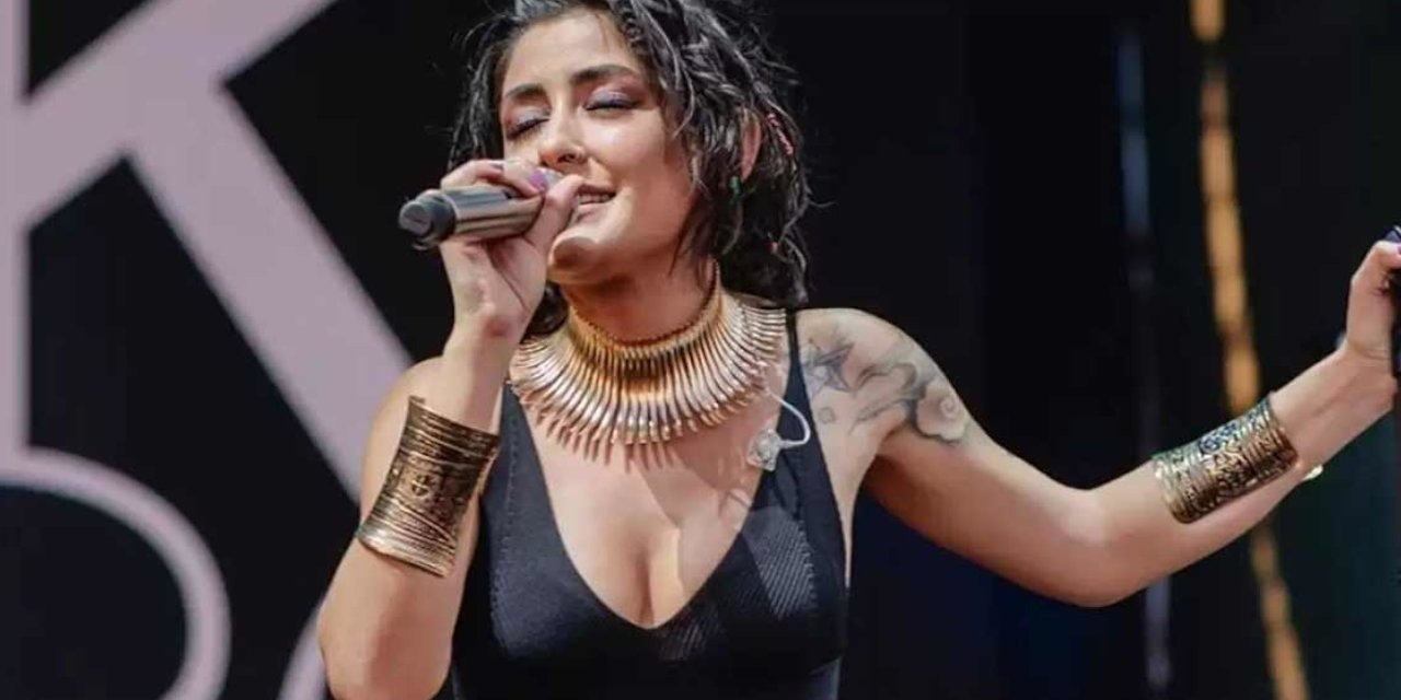 Melek Mosso'dan AKP'li Namlı'ya yanıt: Canımın istediğini giyeceğim