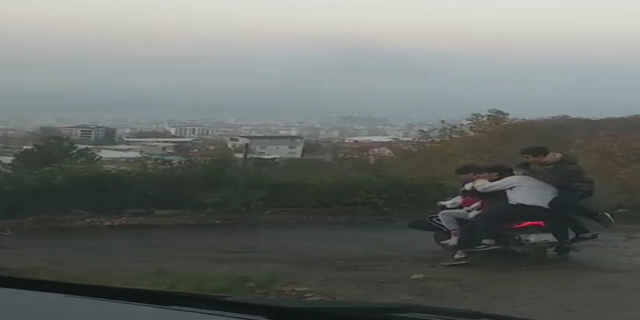 Bir motosiklette 5 gencin tehlikeli yolculuğu