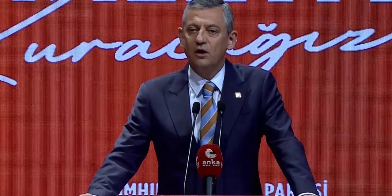 Özgür Özel'den kritik mesajlar: 'Sandığı ortadan kaldırmaya niyetlendikleri bir sürecin içindeyiz'