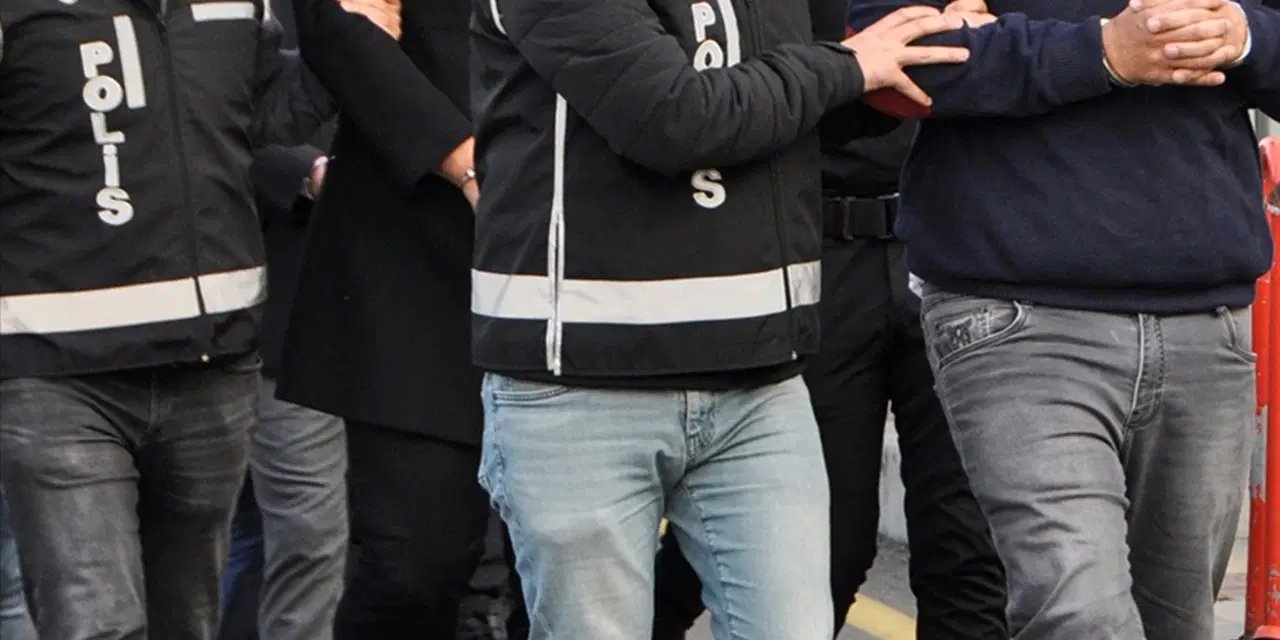 Sahte evrak düzenleyerek rüşvet aldığı iddia edilen şüphelilere operasyon: 46 kişi gözaltına alındı