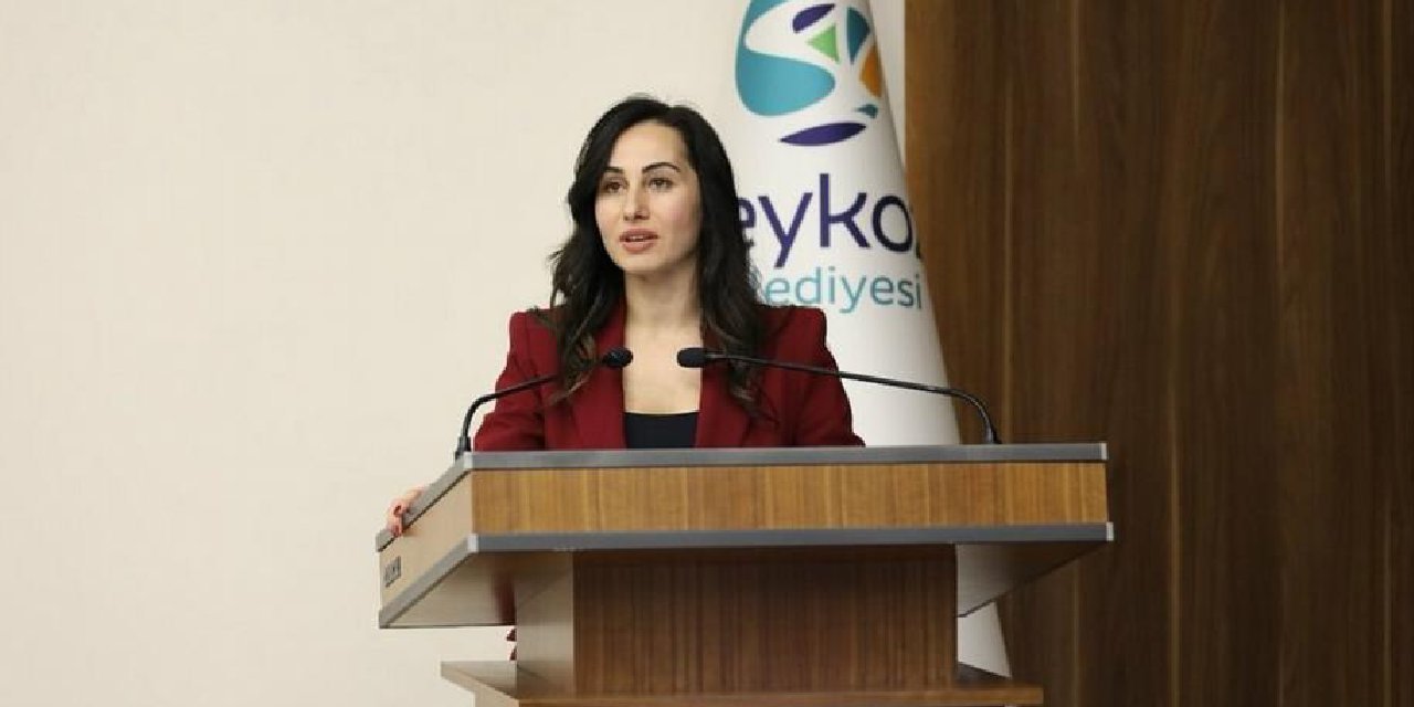 Erdoğan duyurdu: CHP'den istifa eden Beykoz Başkanvekili Özlem Gürzel AKP'ye geçiyor