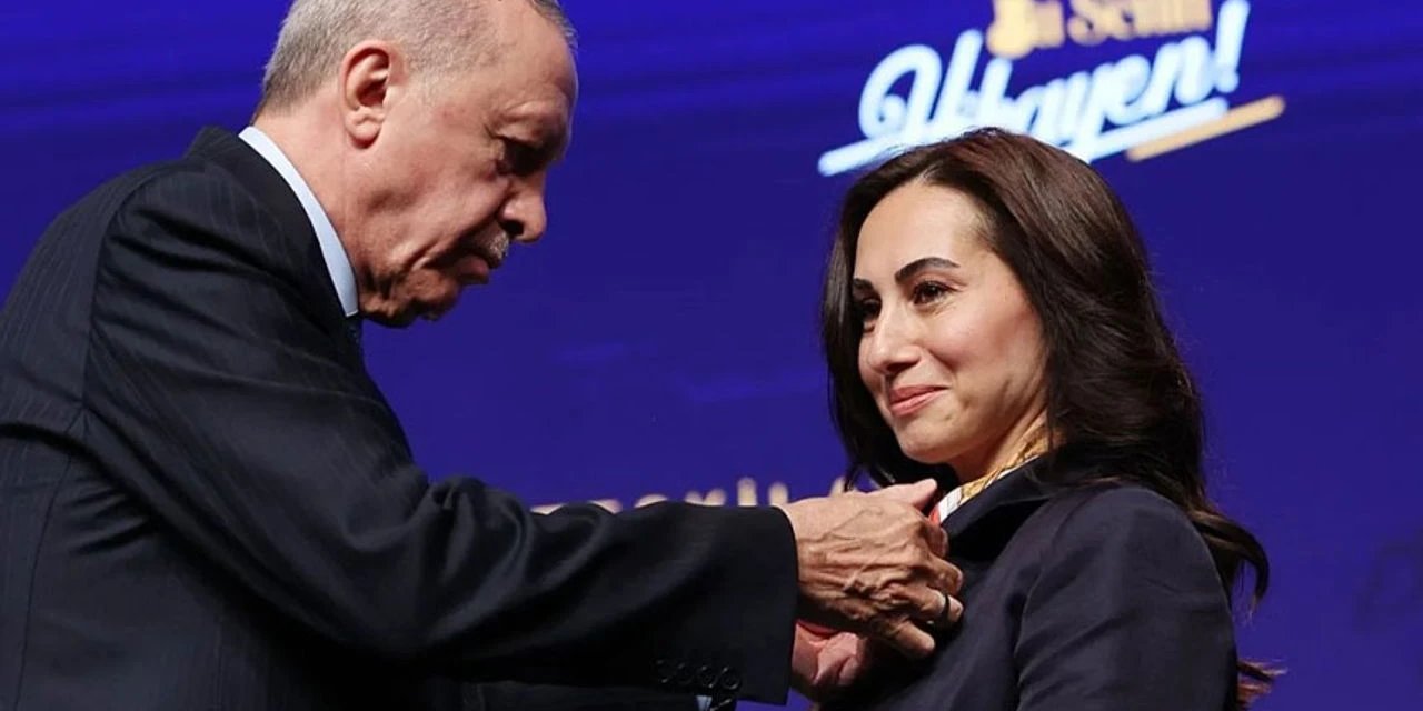 CHP Beykoz Gençlik Kolları Başkanı'na 'Özlem Gürzel' gözaltısı