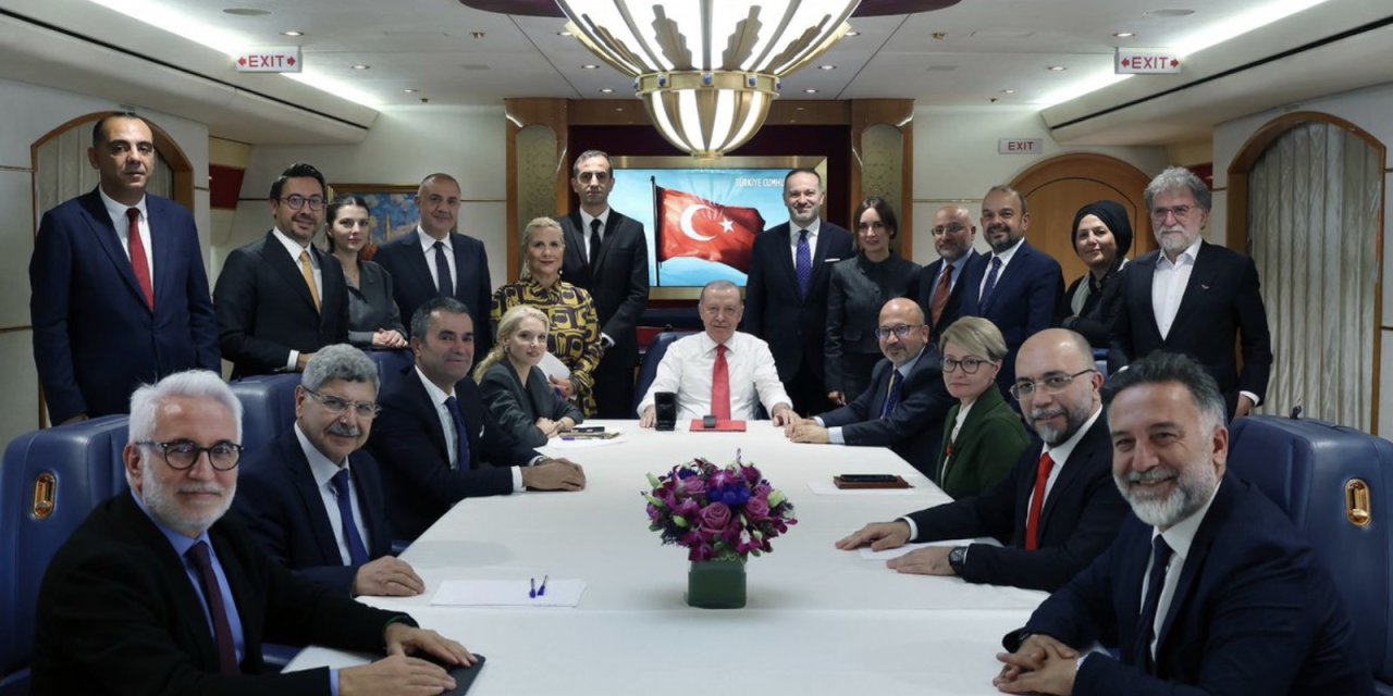 Faruk Bildirici: Erdoğan'a uçakta sorulan sorular saatler öncesinde bana geldi; İletişim Başkanlığı, hazır soru vermiyorsa nasıl saatler önce ulaştım?