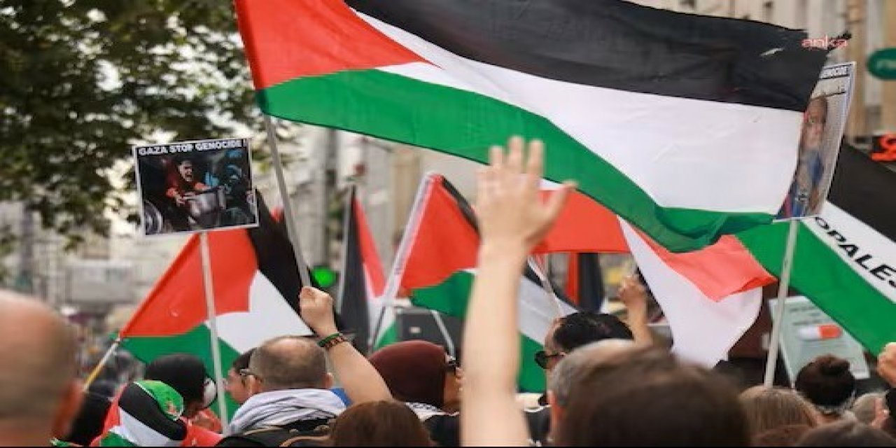 Berlin'de onbinler Filistin için yürüdü: İsrail'e silah satışı dursun