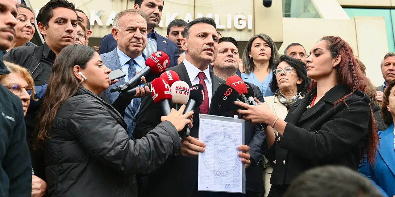 Yeniden CHP İstanbul İl Başkanı seçilmişti: Özgür Çelik mazbatasını aldı!