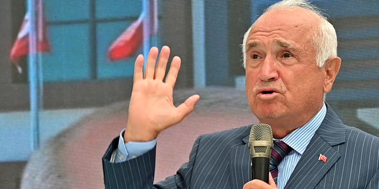 Eski TBMM Başkanı Cemil Çiçek’ten dikkat çeken konuşma: ‘Cumhuriyet tartışmalarını bu ülke için sıkıntılı bulurum’