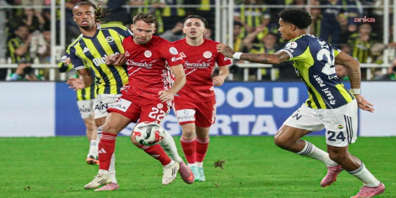 Fenerbahçe, Antalyaspor’u 2-0 mağlup etti
