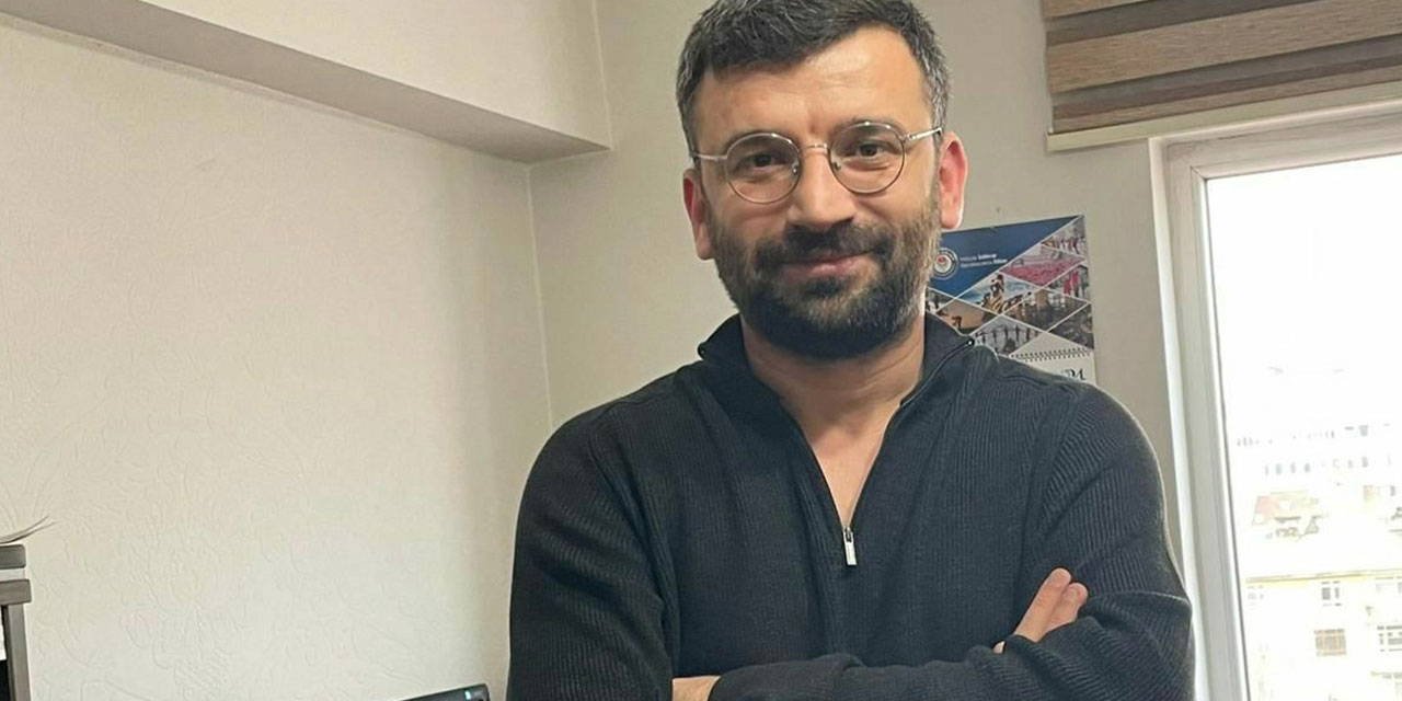 Elazığ'da meclis toplantısını takip eden gazeteciye yumruklu saldırı