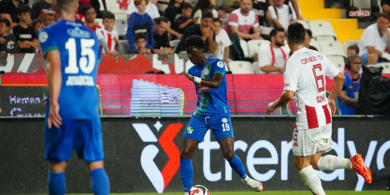 Antalyaspor, Rizespor’a 5-2 mağlup oldu