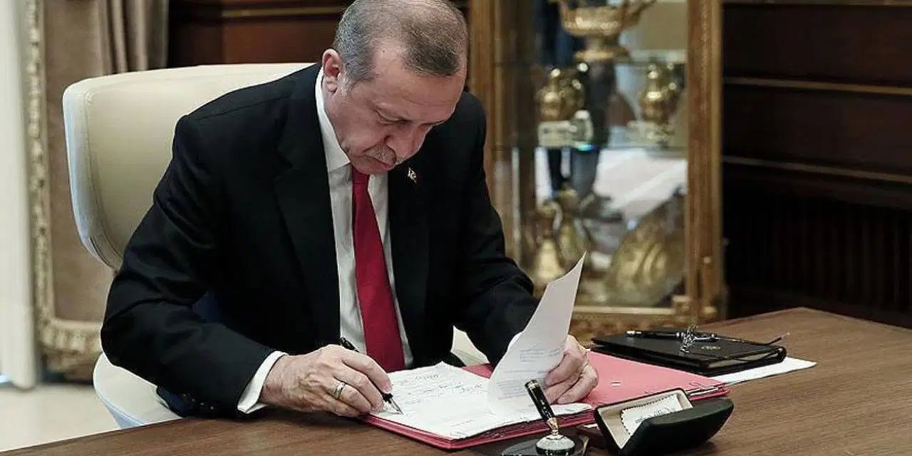 Cumhurbaşkanı Erdoğan imzaladı: Atama ve görevden alma kararları Resmi Gazete'de!