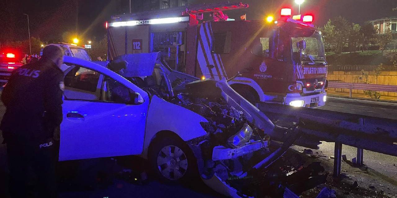 İstanbul'da feci kaza... Otomobil bariyere çarptı: Ölü ve yaralı var!
