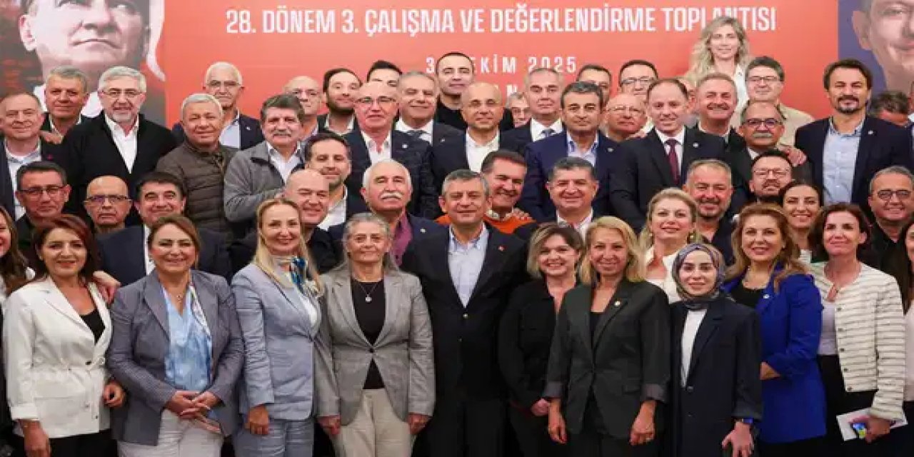AKP ile makası giderek açan CHP, 20’den fazla şirkete göre merkez parti kimliği kazanıyor
