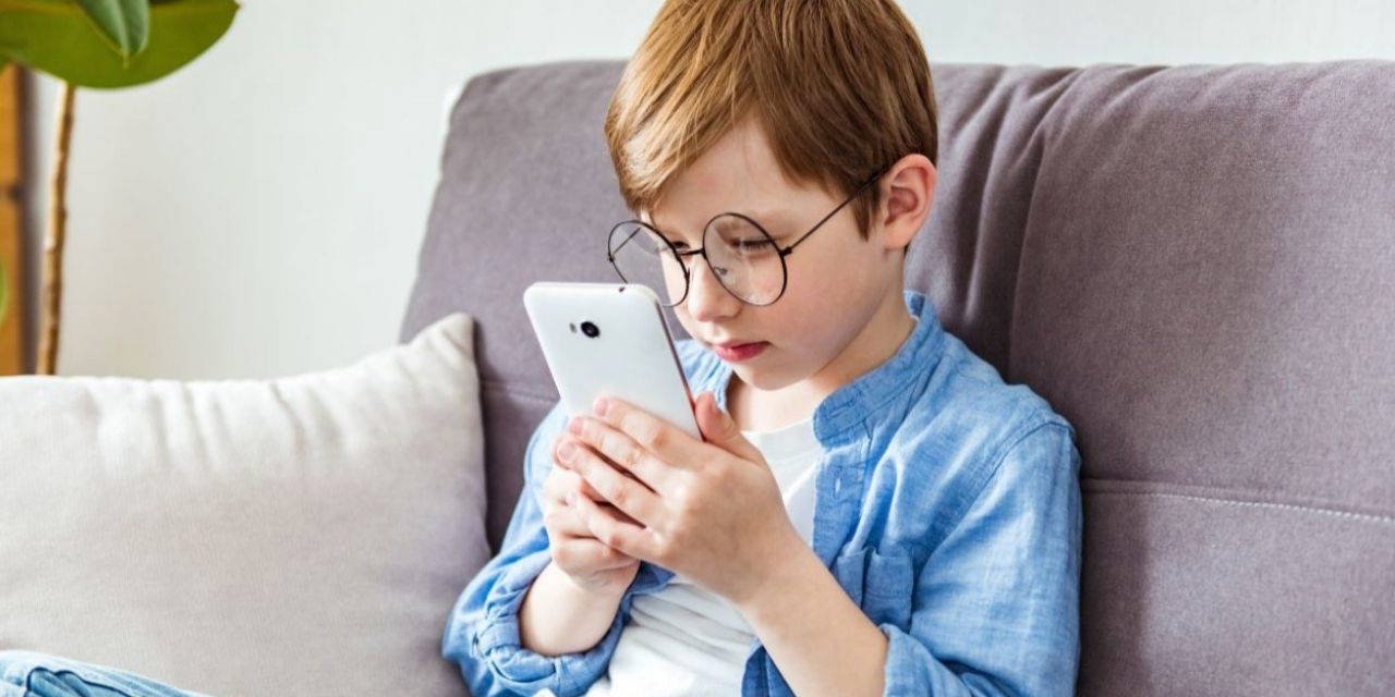 Uzmanlardan 'ekran bağımlılığı' uyarısı: Çocuklarda gözlük kullanımı arttı