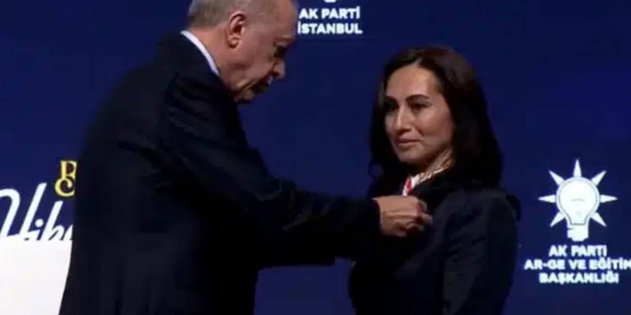 AKP'ye geçen başkanın yardımcıları da AKP'li