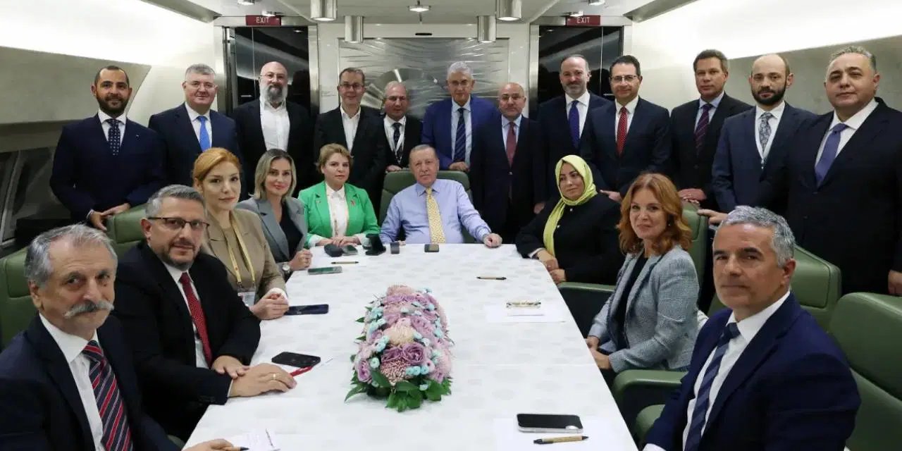 Hülya Koçyiğit'in kızı Gülşah Alkoçlar, Erdoğan'ın uçak ekibinde!