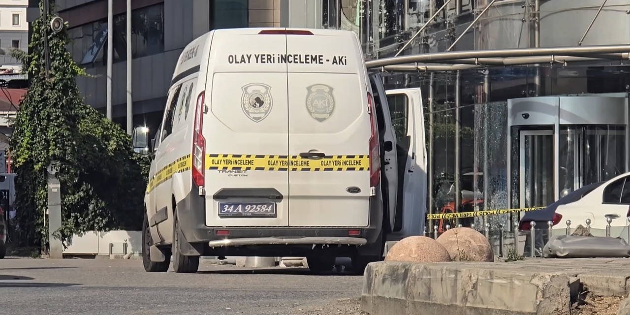 Ataşehir'de galeriye silahlı saldırı: 2 kişi yaralandı!