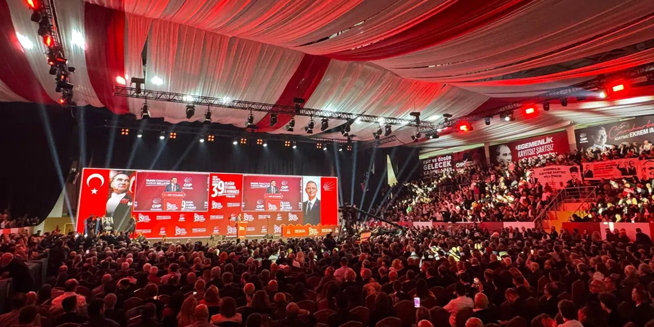 CHP Olağan İstanbul İl Kongresi yapılıyor: Salonda büyük coşku var