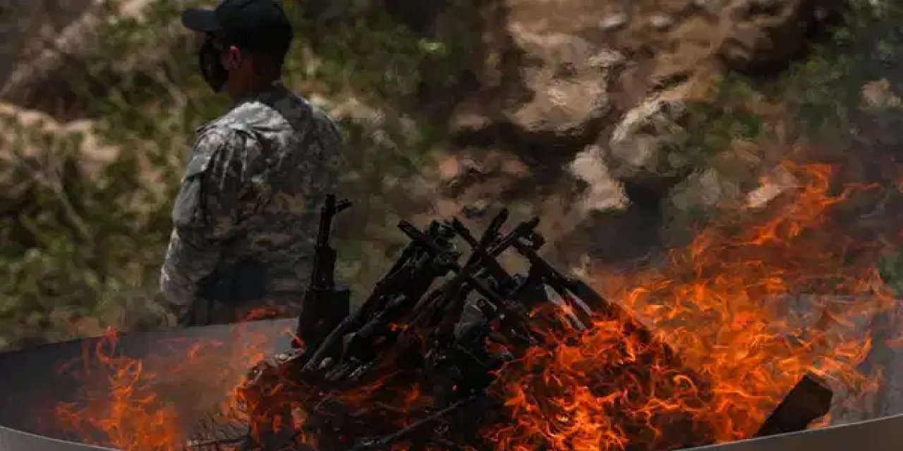 Terör örgütü PKK’nın açıklamasında, sürecin ilerlemesi için hukuki ve siyasi koşullar belirtildi: Türkiye’den çekiliyor