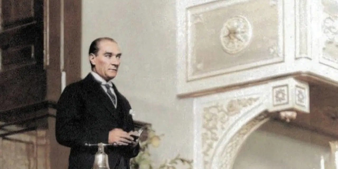 Cumhuriyet ‘Yaşasın’ sesleri ve alkışlarla ilan edildi: Tarihe damga vuran saatler