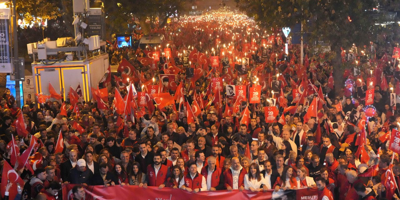 Kadıköy'de Büyük Cumhuriyet Yürüyüşü 30 yaşında