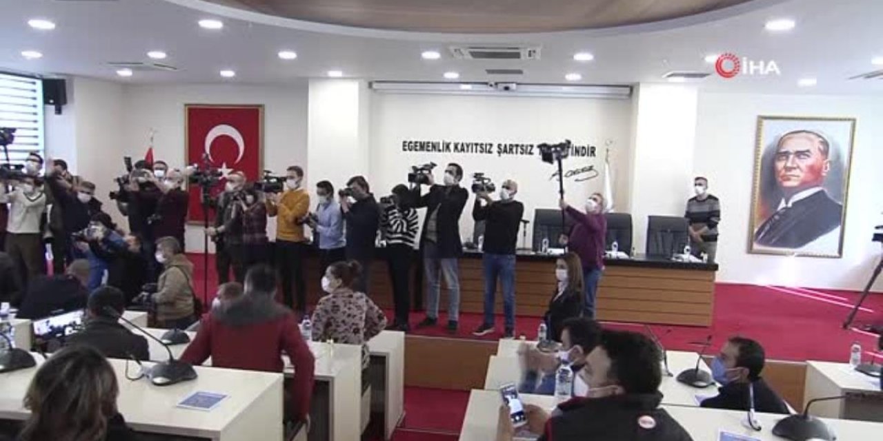 CHP lideri Kemal Kılıçdaroğlu İzmir'de apartman görevlileri ile bir araya geldi: Sosyal devlet fakirin fukaranın yanında duran devlettir. 